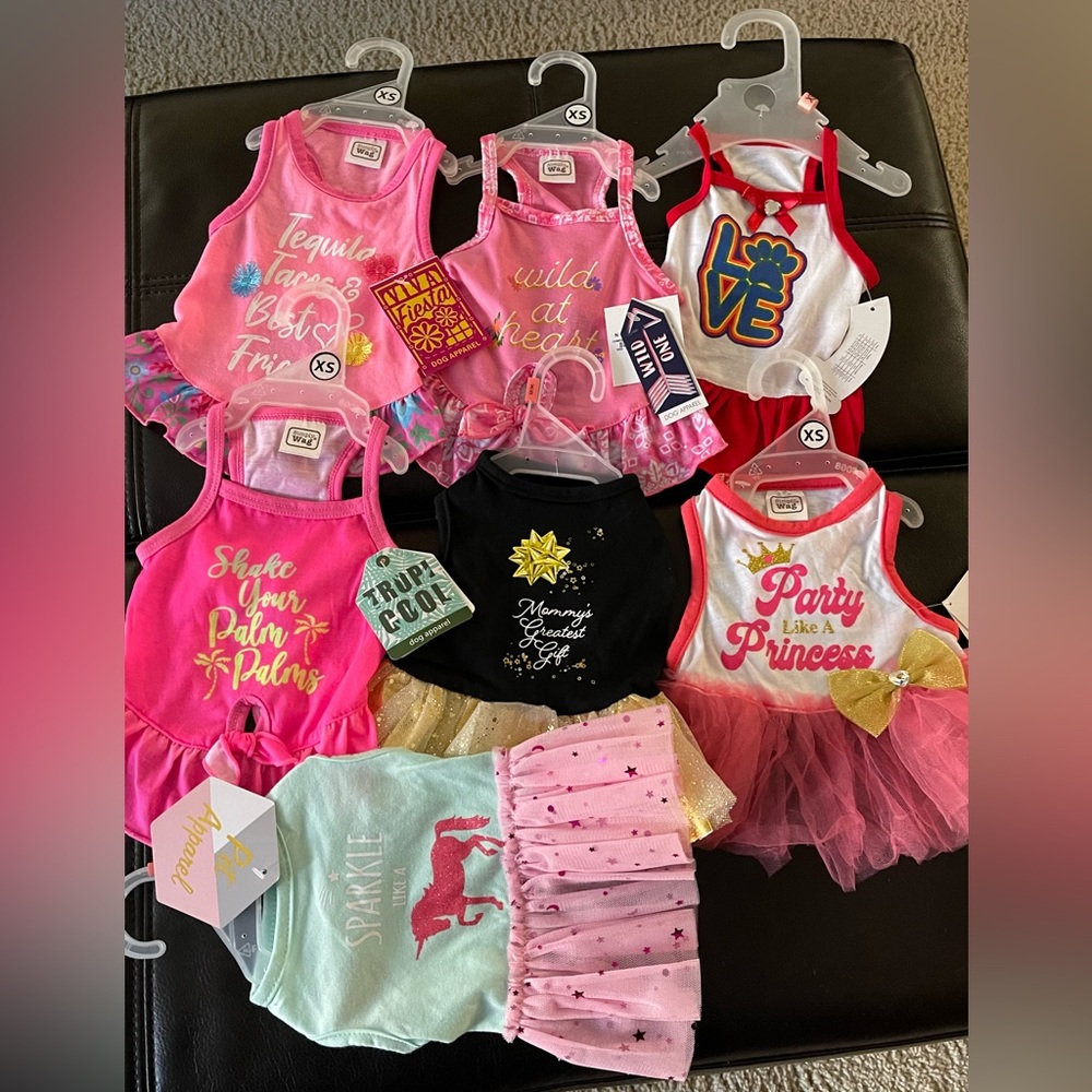 Pet outfit XS NWT 7 pcs included